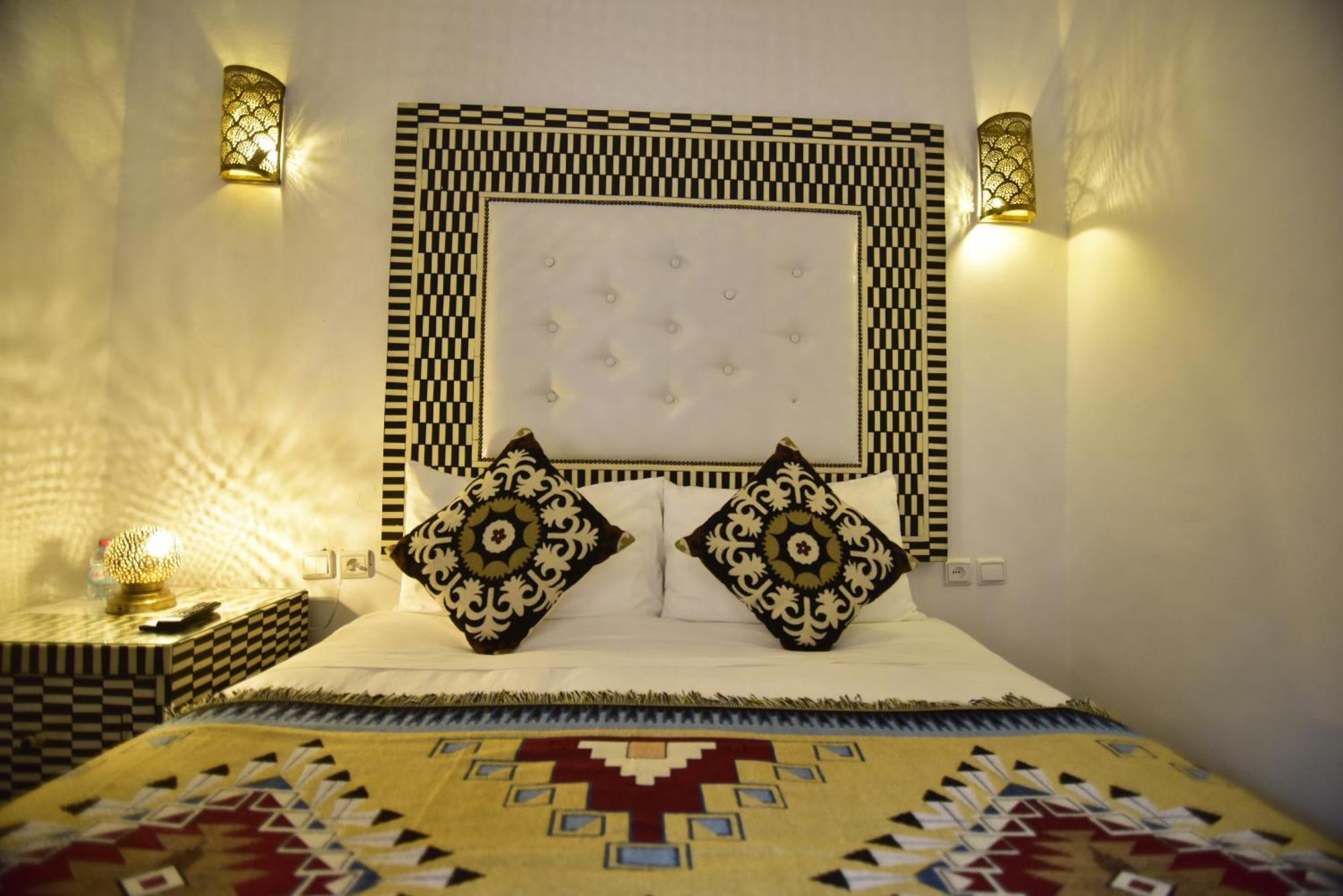 Zoco Riad Tangier Bagian luar foto